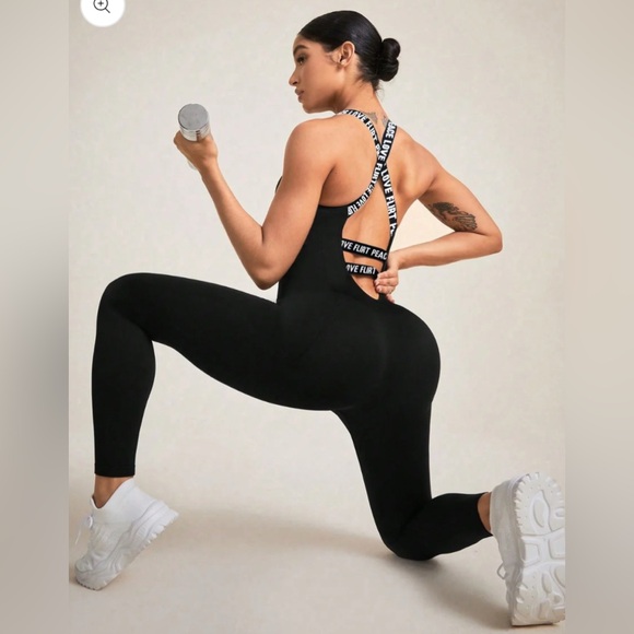 Crisscross Back Sleeveless Active Jumpsuit Sz S & 2 Nude Colored Seamless Thongs - Picture 2 of 12